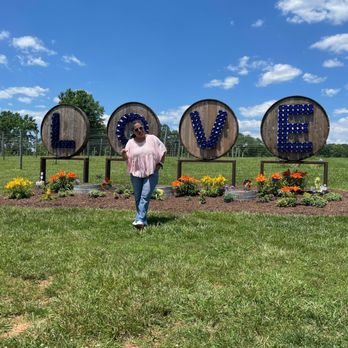 Prince Michel - Love sign! - Wine Tasting Room Near Me - Leon, Virginia