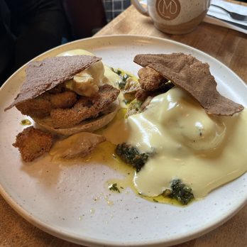 Maude - Mushroom Benedict - Delicatessen Near Me - Quebec City, Quebec
