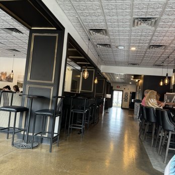 The Station - Inside the restaurant - Bars Near Me - Tecumseh, Michigan