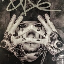 love the shop. met DJ Ashba several times, seen Sixx A.M. several times! Best clothes on the market!