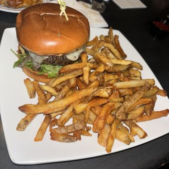 The White Oak Tavern - The White Oak Burger - New American Near Me - Ellicott City, Maryland The White Oak Tavern - The White Oak Burger - New American Near Me - Ellicott City, Maryland