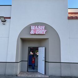 Thompson Square Wash & Dry