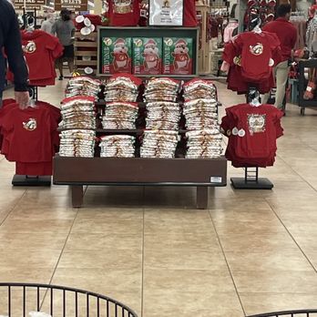 Buc-ee's - Gas Stations Near Me - Giddings, Texas