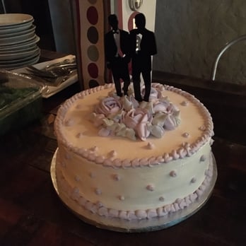 Hullabaloo - Anniversary wedding cake - Gastropubs Near Me - West Palm Beach, Florida