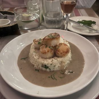 Bistro Eloise - French Restaurant - scallops and risotto - French Near Me - Elmhurst, New York Bistro Eloise - French Restaurant - scallops and risotto - French Near Me - Elmhurst, New York