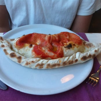 La Scarpetta - Calzone farcito - Italian Near Me - Madrid, M