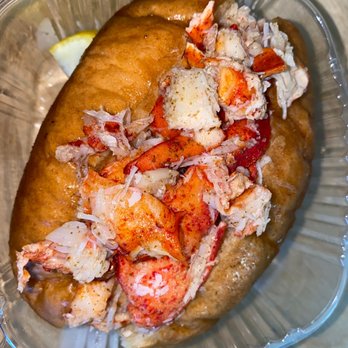 Fat Cheeks Hawaii - Lobster roll - Sandwiches Near Me - Honolulu, Hawaii Fat Cheeks Hawaii - Lobster roll - Sandwiches Near Me - Honolulu, Hawaii