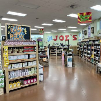 Trader Joe's - Grocery Near Me - Libertyville, Illinois
