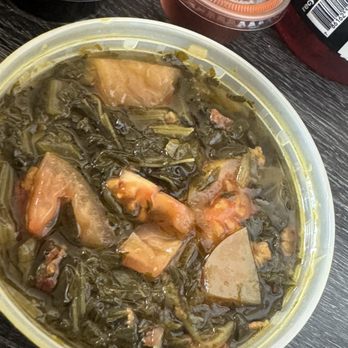 Pig N Pig - One word ...WWWHHYYYY!!! Why are the greens sitting in oil mixed with broth with chunks of tomatoes in it. Yall know better than this. - Barbeque Near Me - Fullerton, California Pig N Pig - One word ...WWWHHYYYY!!! Why are the greens sitting in oil mixed with broth with chunks of tomatoes in it. Yall know better than this. - Barbeque Near Me - Fullerton, California