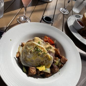 The Common Table - Short rib hash - Breakfast & Brunch Near Me - Frisco, Texas The Common Table - Short rib hash - Breakfast & Brunch Near Me - Frisco, Texas