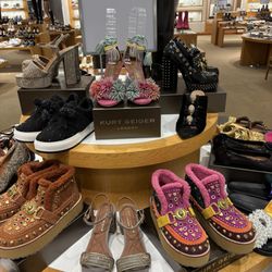 Dillard's - Women's shoes