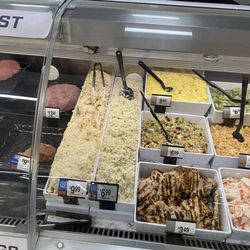 Giant Food - Deli-rotisserie chicken salad (right)