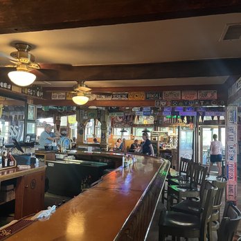 Howard's Pub & Raw Bar Restaurant - Bar. - Seafood Near Me - Ocracoke, North Carolina Howard's Pub & Raw Bar Restaurant - Bar. - Seafood Near Me - Ocracoke, North Carolina