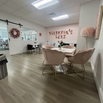 Victoria's Cake - back area next to a bustling kitchen - Bakeries Near Me - Westfield, New Jersey Victoria's Cake - back area next to a bustling kitchen - Bakeries Near Me - Westfield, New Jersey