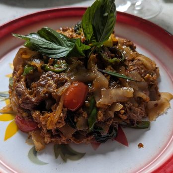 Amy Thai Bistro - Drunken Noodles with Beef - Medium Spicy - Thai Near Me - Brooklyn, New York