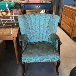Bear's Vintage Thrift