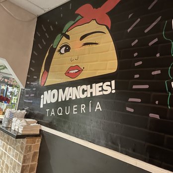 No manches que rico - Inside decor - Tacos Near Me - Miami, Florida