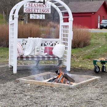 Kent Greenhouse & Gardens - Photo op area - Nurseries & Gardening Near Me - Kent, Connecticut