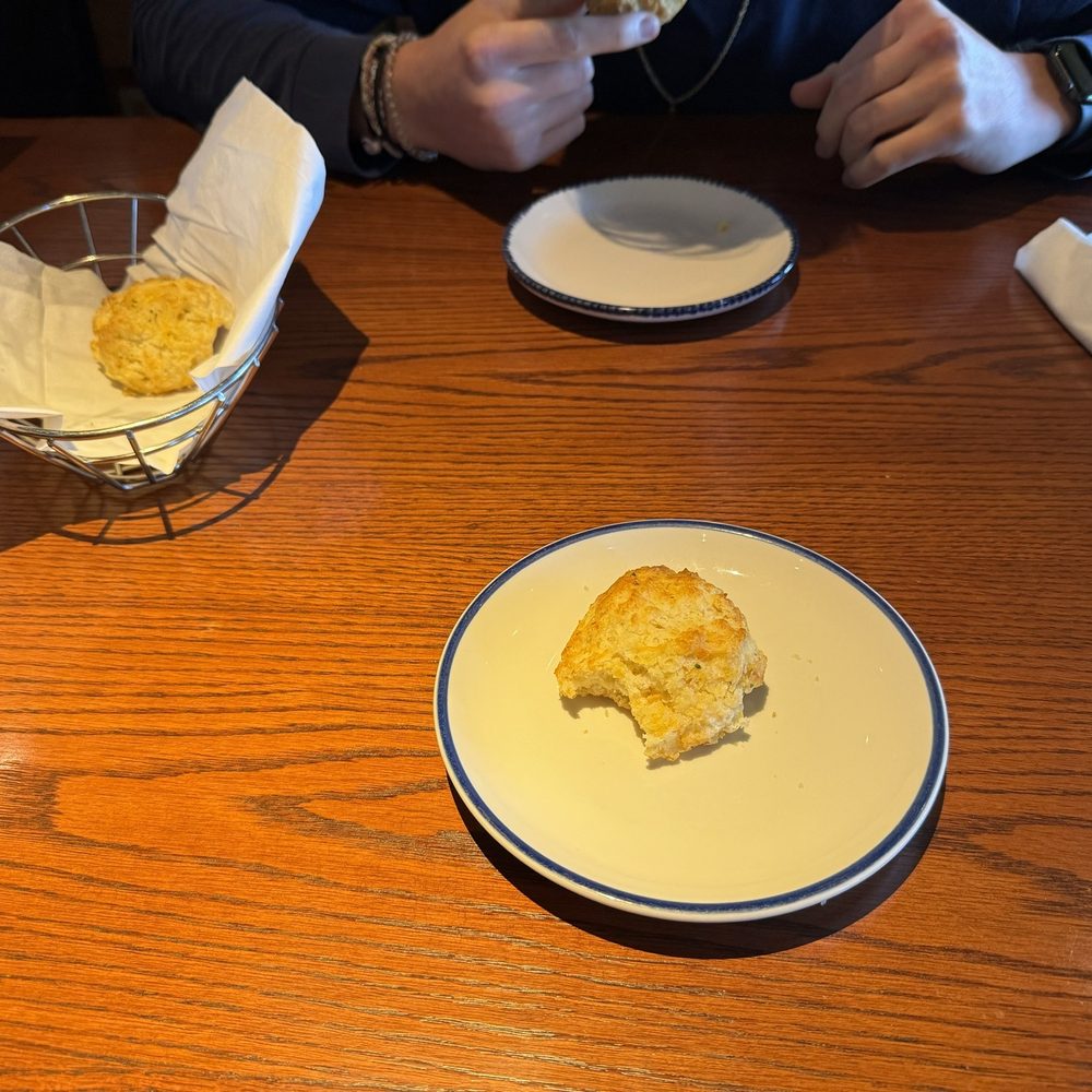 No water served with bread. No water served with bread.