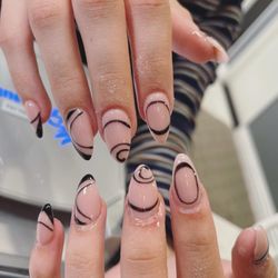 Lee Nails - By SUN