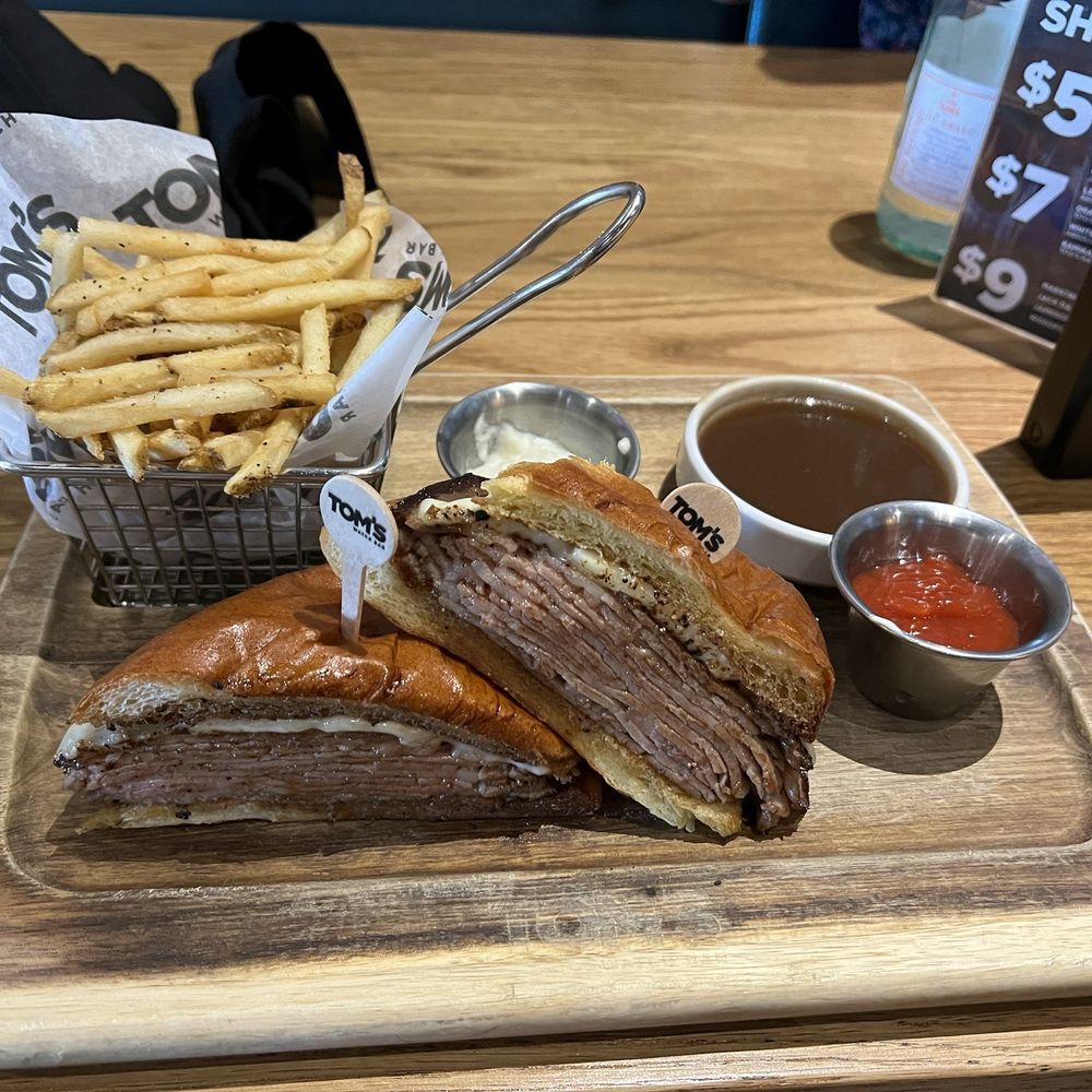 Tom's Watch Bar - Prime Rib Philly Cheesesteak Dip - Sports Bars Near Me - Ridgefield, Washington