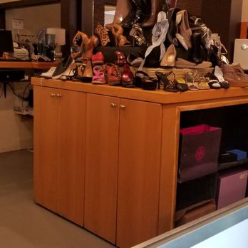 Uptown Consignment - Used, Vintage & Consignment Near Me - Hamden, Connecticut