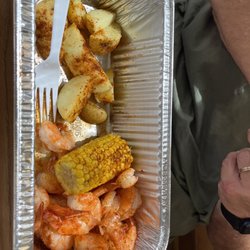 Steamer's Shrimp and Crab Market - Steamed shrimp, potato and corn