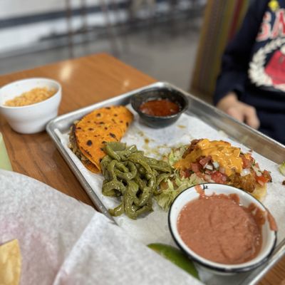 Tacos El Patrón & Bar by null