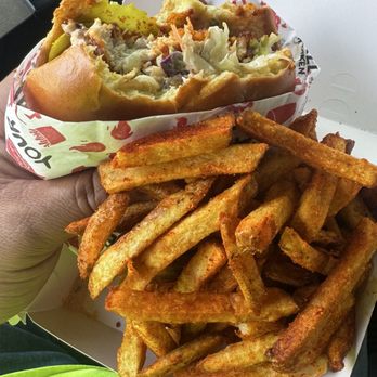 Fry the Coop - Nashville Chicken Sandwich - Chicken Shop Near Me - Chicago, Illinois