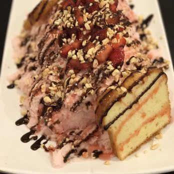 Dzert - Strawberry shortcake, yum! - Coffee & Tea Near Me - Buena Park, California
