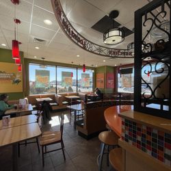 Popeyes Louisiana Kitchen - Dining
