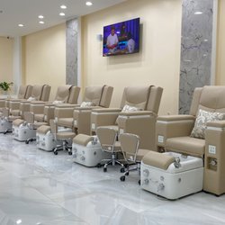 Polish Nail Bar - Salon interior