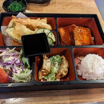 Aikan Sushi - My $18.99 dinner combo also came with Miso Soup - Aikan Sushi 4/2025 - Izakaya Near Me - Northridge, California