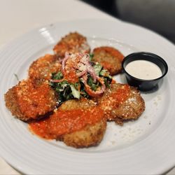Nellie's Southern Kitchen - Fried green tomatoes