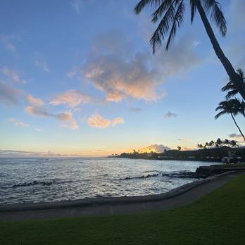 The Beach House - Beautiful sunset - Asian Fusion Near Me - Koloa, Hawaii