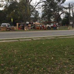 Sambo's - Across the street from a great looking fruit stand!
