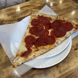 Pinocchio Pizza - Pepperoni pizza