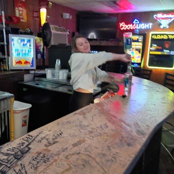 Black & Gold Tavern - She was pleasant - Dive Bars Near Me - Columbia, Missouri Black & Gold Tavern - She was pleasant - Dive Bars Near Me - Columbia, Missouri
