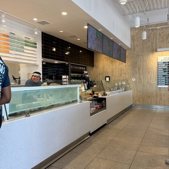 Chopt Creative Salad Co. - Inside - Salad Near Me - Annapolis, Maryland