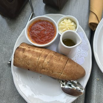 Robert's Pizza and Dough - Cheesey bread - Pizza Near Me - Chicago, Illinois