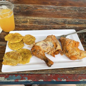 Rancho Choli - Chicken and tostones - Latin American Near Me - Vieques, Puerto Rico