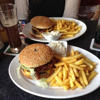 Big's Diner - Ein Bacon Cheese Burger und ein Double Bacon Cheese Burger. - American Near Me - Nauen, BB Big's Diner - Ein Bacon Cheese Burger und ein Double Bacon Cheese Burger. - American Near Me - Nauen, BB