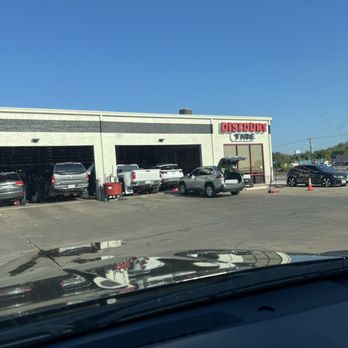 Discount Tire - Parking lot - Tires Near Me - Austin, Texas