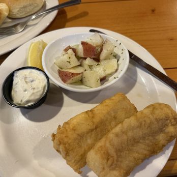 Lakeview Bar & Grill - Fish fry with new potatoes - American Near Me - Shell Lake, Wisconsin Lakeview Bar & Grill - Fish fry with new potatoes - American Near Me - Shell Lake, Wisconsin