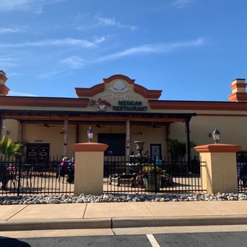 La Cocina - Patio dining - Mexican Near Me - Burlington, North Carolina La Cocina - Patio dining - Mexican Near Me - Burlington, North Carolina