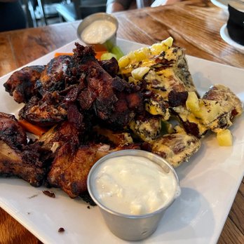 Prato 850 - Large Wood-Fired Wings - Gastropubs Near Me - Commack, New York