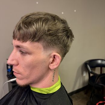 Faded By Dee - Low fade messy crop - Barbers Near Me - Del City, Oklahoma Faded By Dee - Low fade messy crop - Barbers Near Me - Del City, Oklahoma