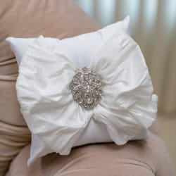 Sogno di Sposa - Matching ring bearer pillow!