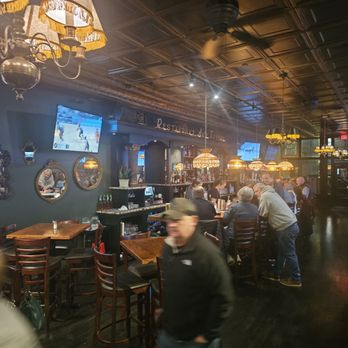 Uncle Johnnie's - Pubs Near Me - Johnstown, Ohio