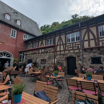 Gaststätte Posthof - Picture book court yard - German Near Me - Bacharach, RP Gaststätte Posthof - Picture book court yard - German Near Me - Bacharach, RP